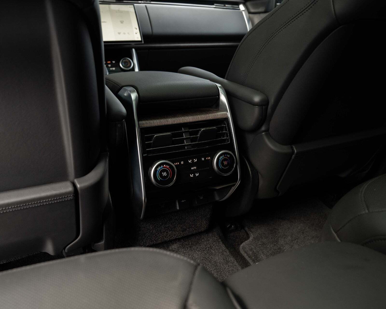 Grå Land Rover Range Rover fra 2023