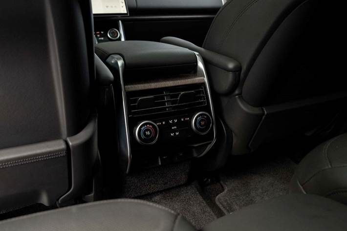 Grå Land Rover Range Rover fra 2023