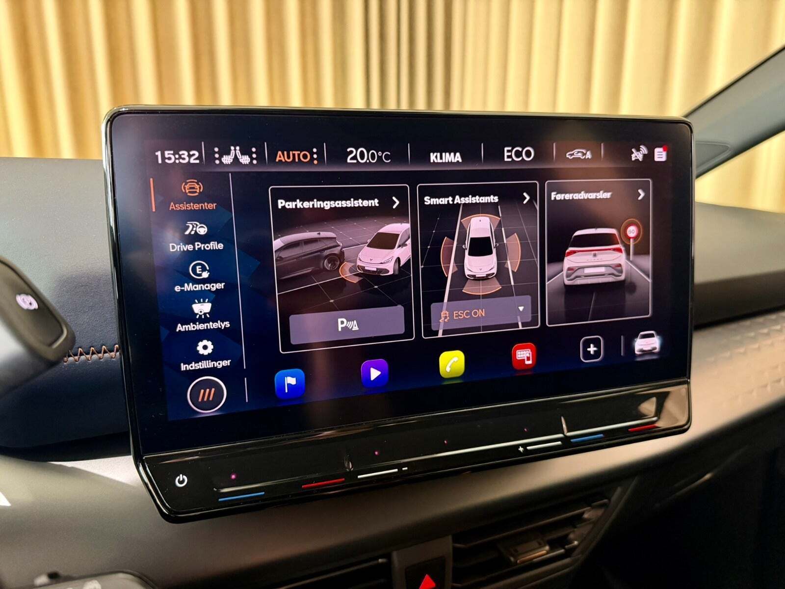 Blå Cupra Born fra 2023