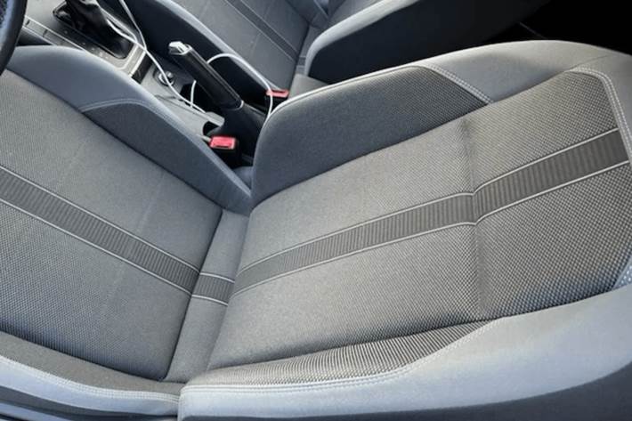 Grå VW Polo fra 2019