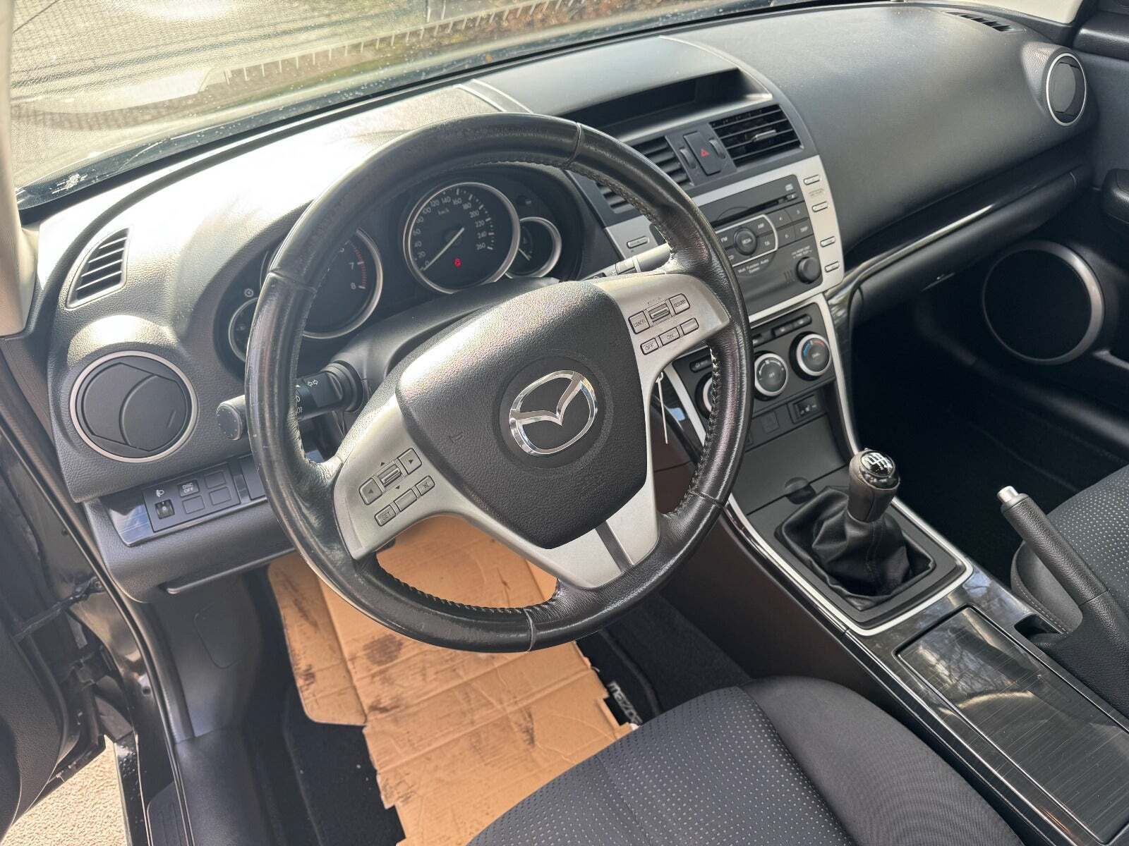 Sort Mazda 6 fra 2010