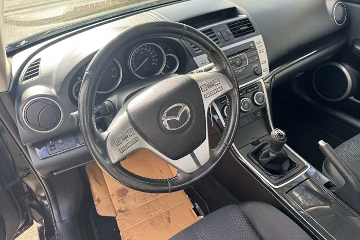 Sort Mazda 6 fra 2010