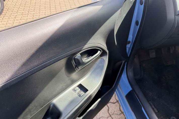 Blå Kia Picanto fra 2011