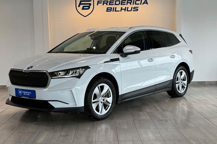 Hvid Skoda Enyaq fra 2022 set udefra