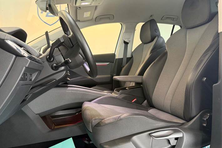 Hvid Skoda Enyaq fra 2022