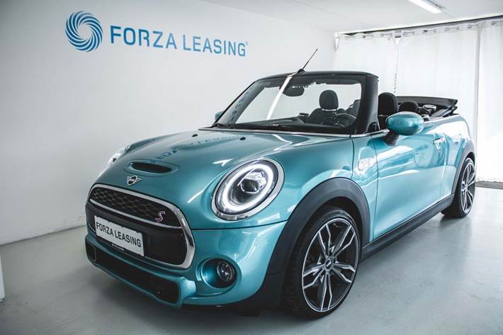Turquoise Mini Cooper S fra 2020