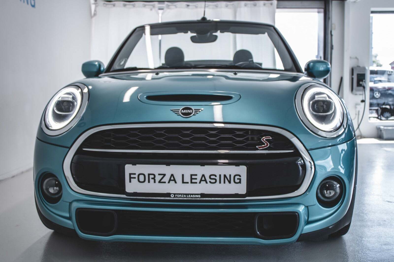 Turquoise Mini Cooper S fra 2020