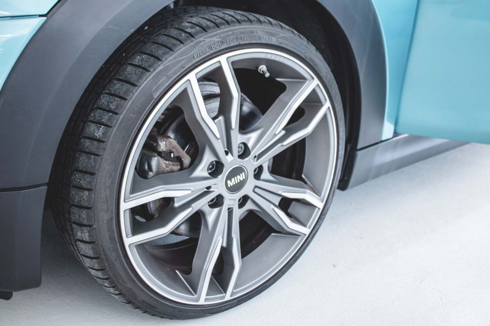 Turquoise Mini Cooper S fra 2020