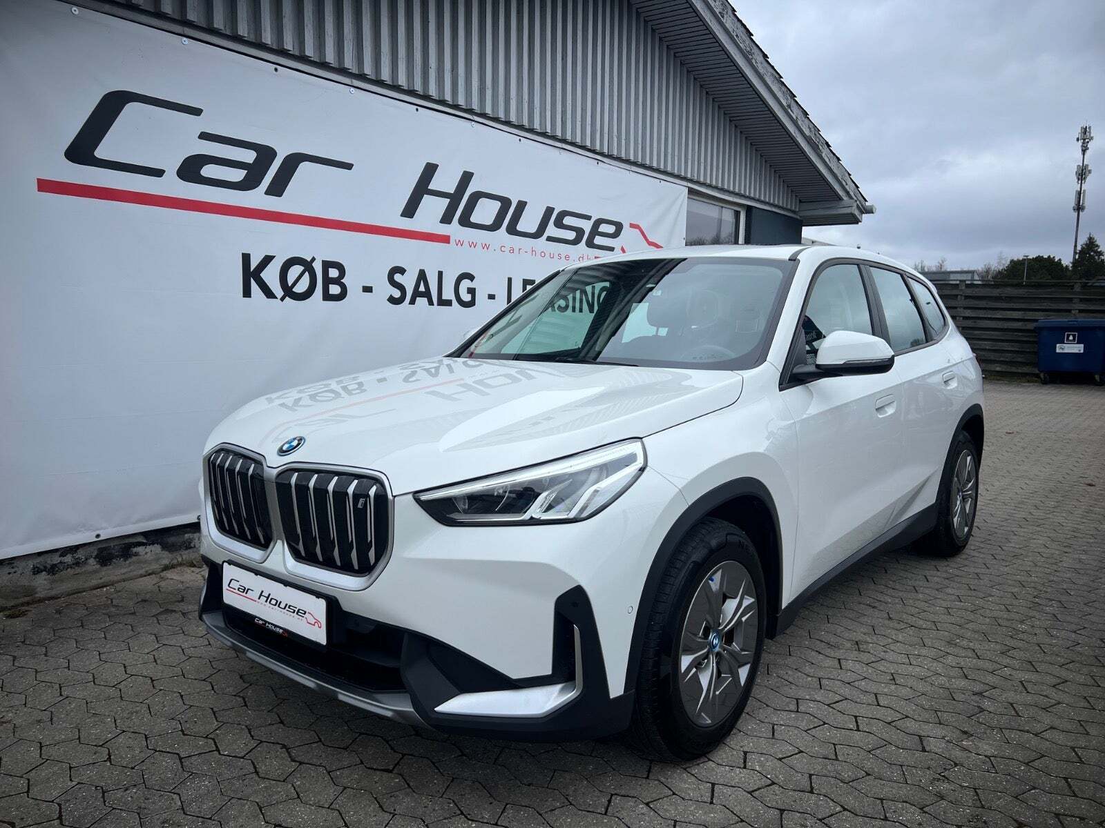 BMW iX1 xDrive30 X-Line