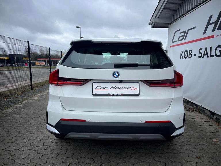 BMW iX1 xDrive30 X-Line