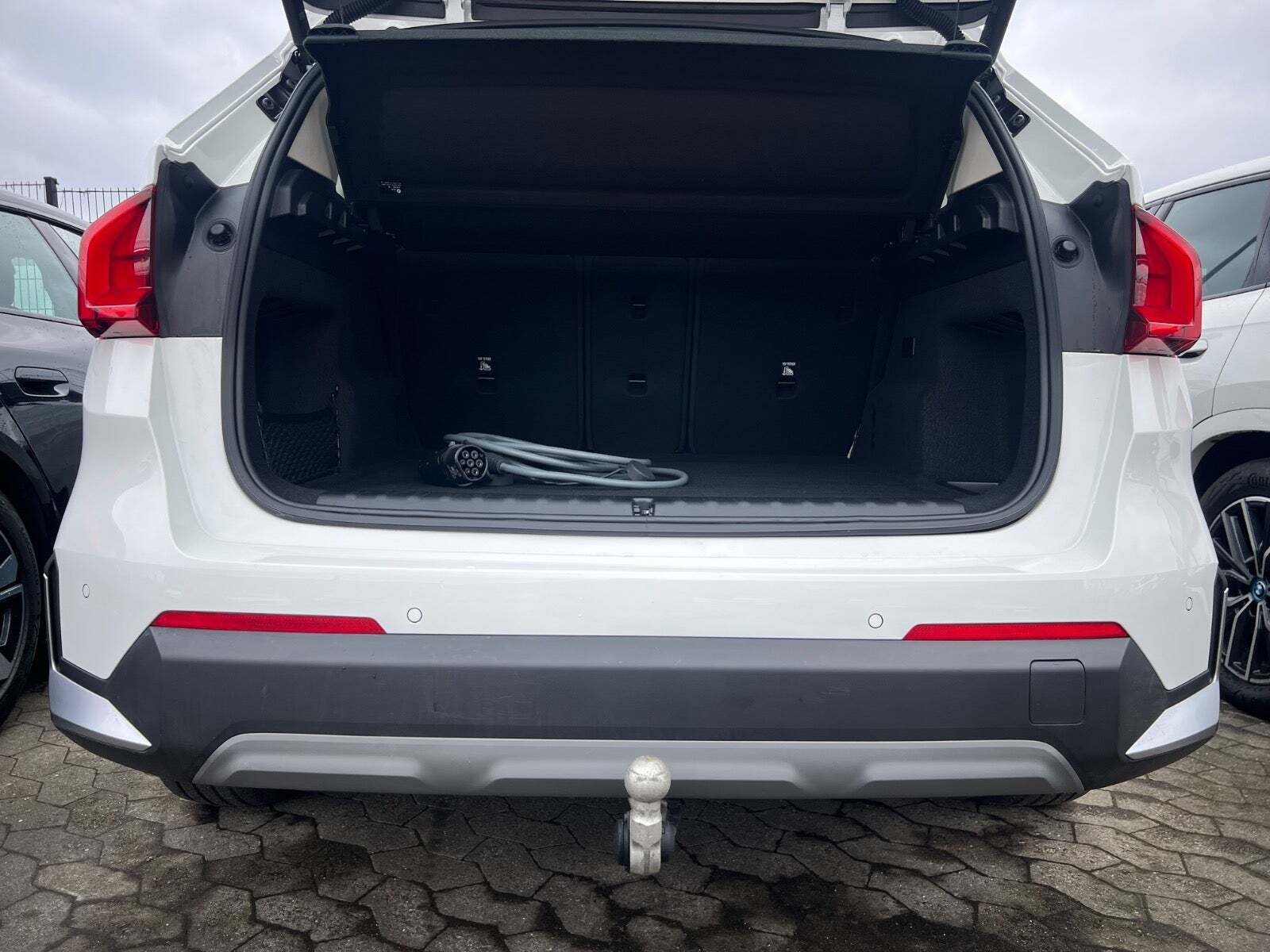 Hvid BMW iX1 fra 2023