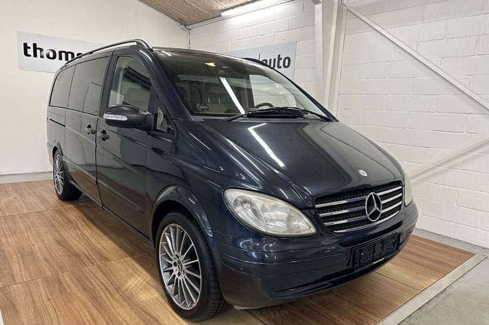 Sort Mercedes Viano fra 2005