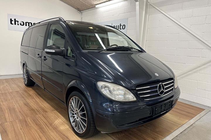 Sort Mercedes Viano fra 2005