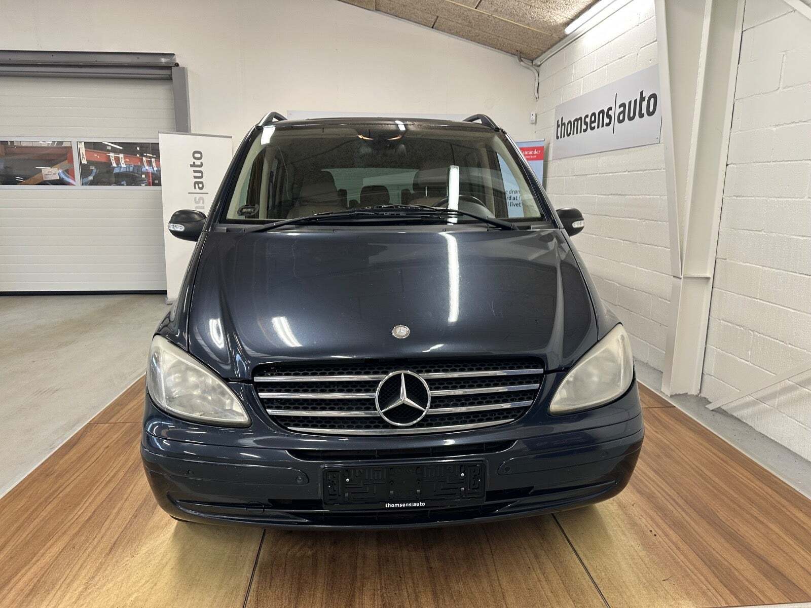 Sort Mercedes Viano fra 2005 set udefra