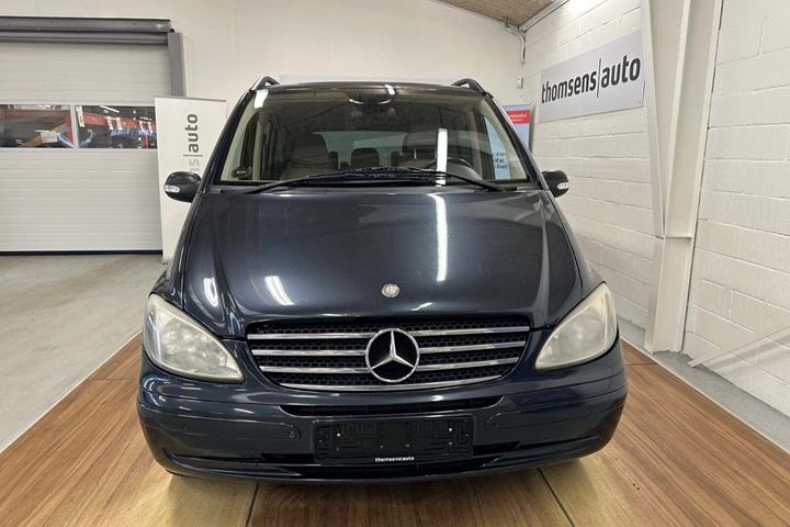 Sort Mercedes Viano fra 2005 set udefra