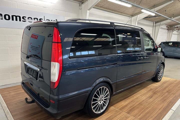 Sort Mercedes Viano fra 2005