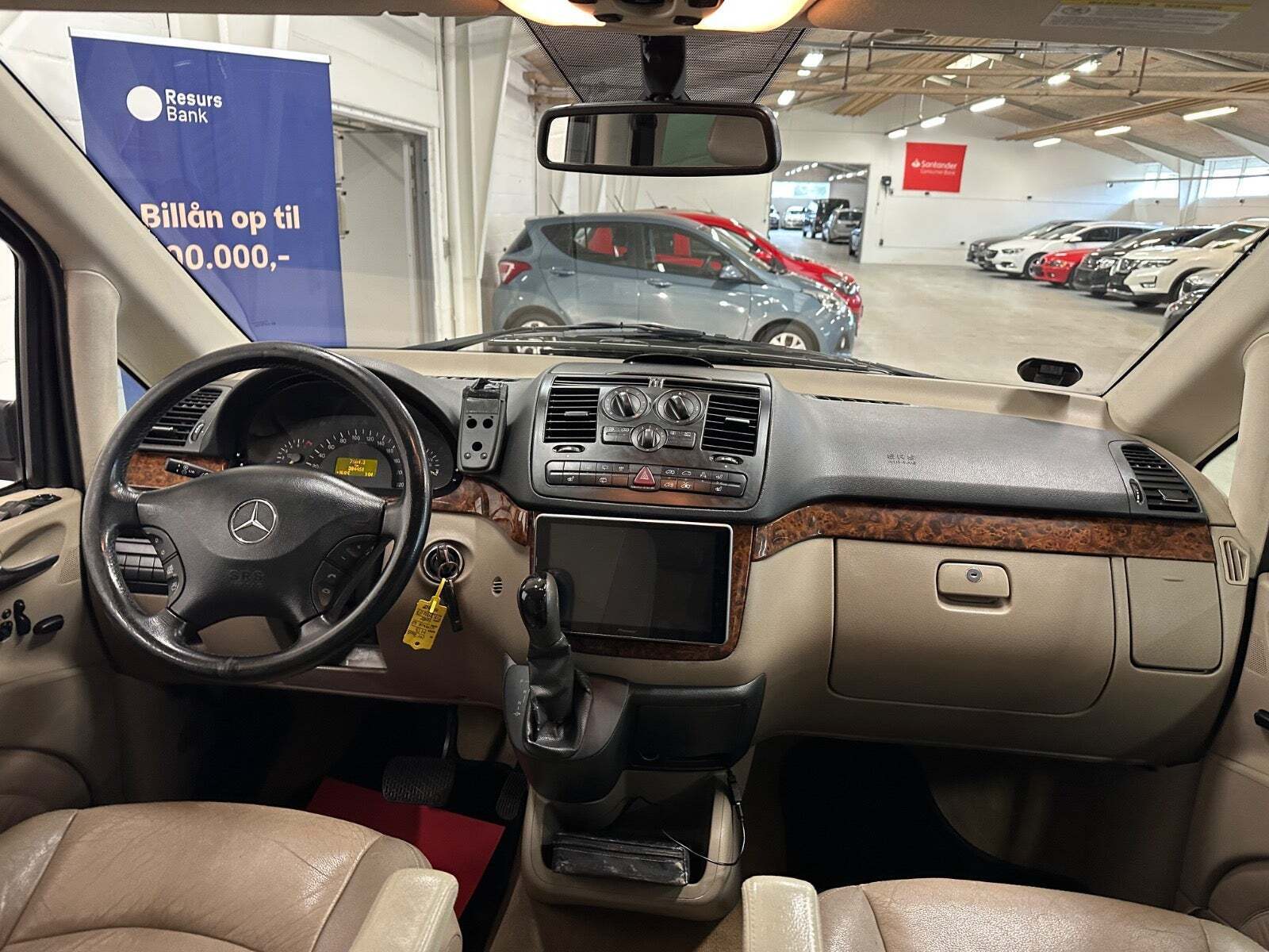 Sort Mercedes Viano fra 2005