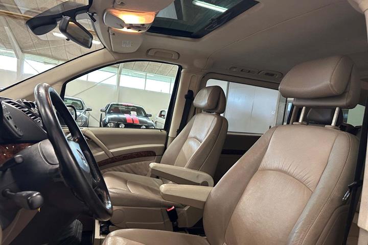Sort Mercedes Viano fra 2005