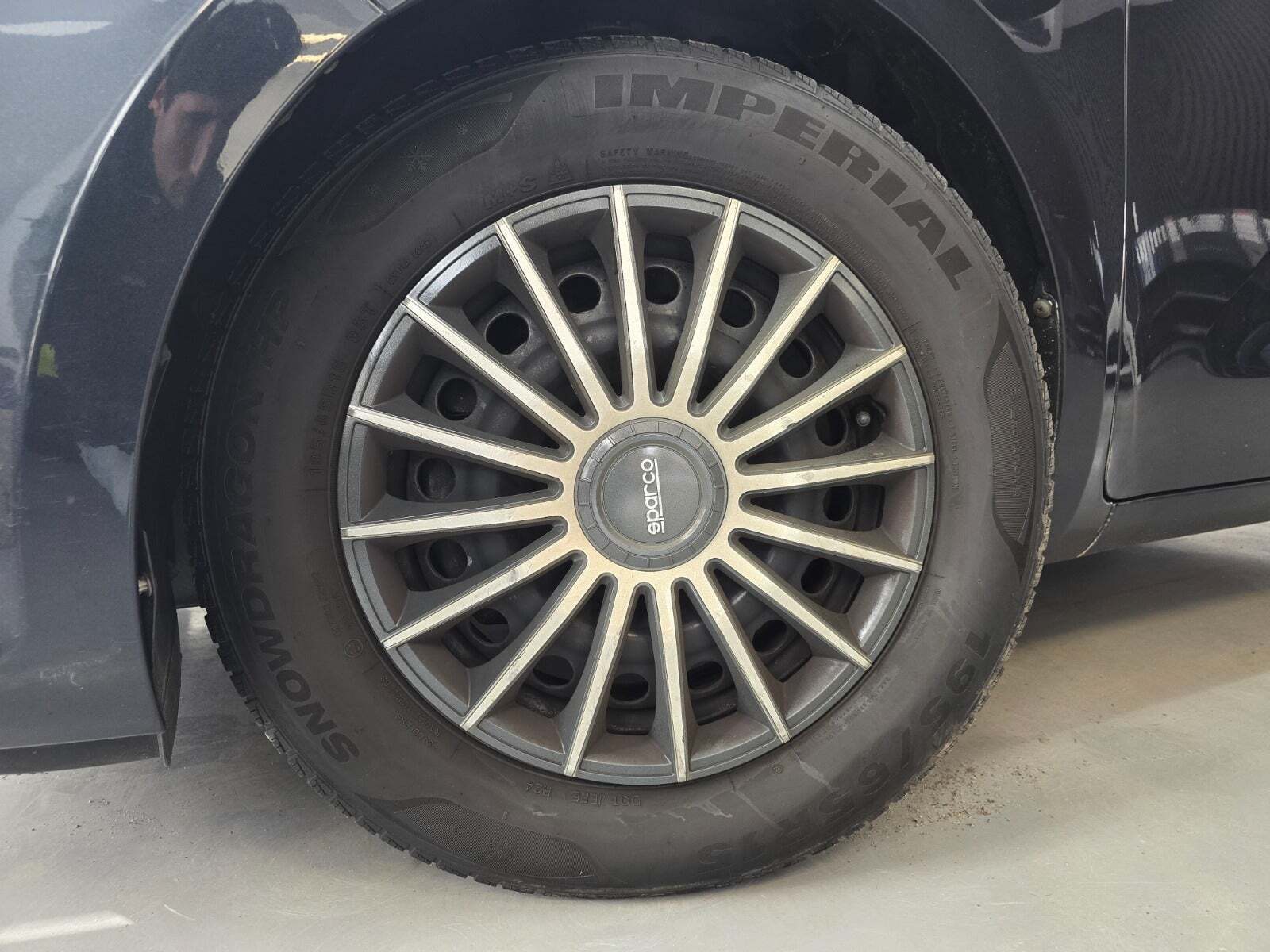 Blå Kia Rio fra 2016