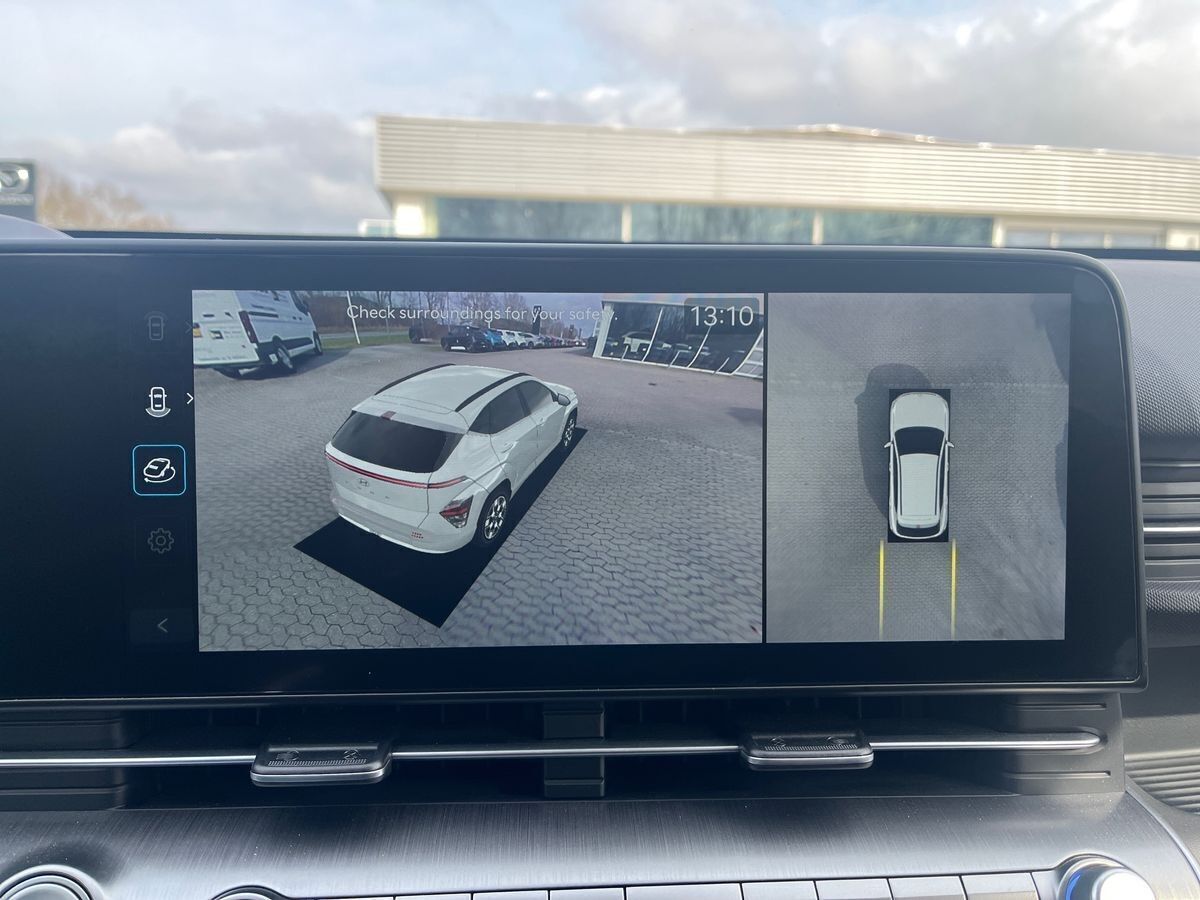 Hvid Hyundai Kona fra 2024