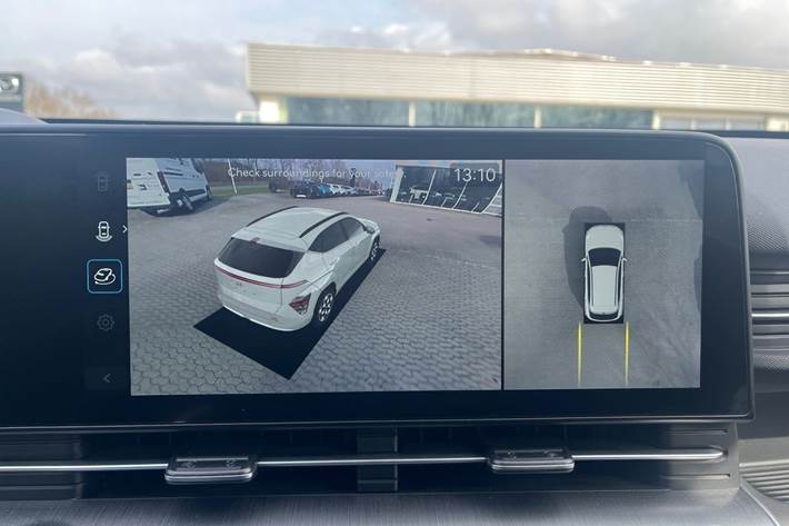 Hvid Hyundai Kona fra 2024