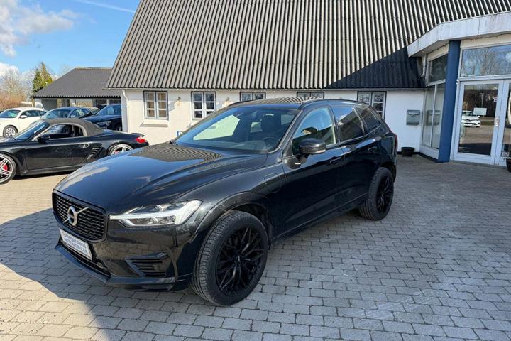 Sort Volvo XC60 fra 2020 set udefra