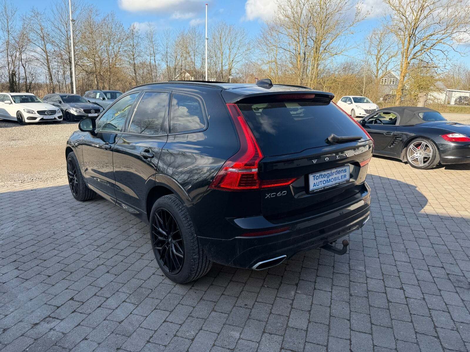Sort Volvo XC60 fra 2020