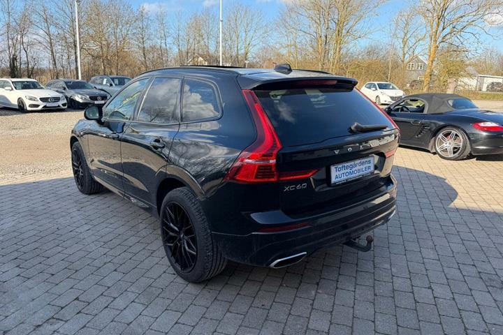 Sort Volvo XC60 fra 2020