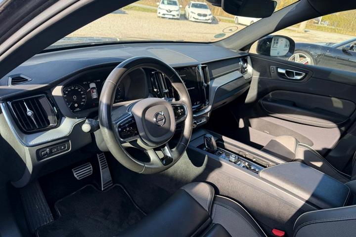 Sort Volvo XC60 fra 2020