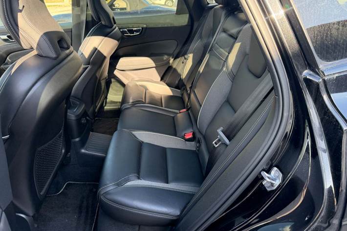 Sort Volvo XC60 fra 2020