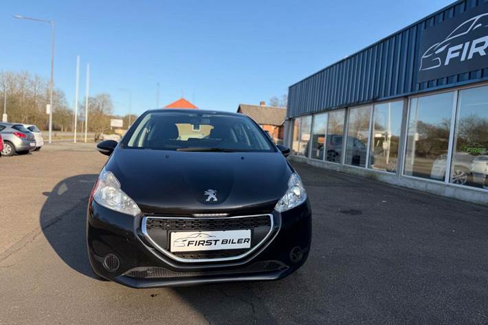 Grøn Peugeot 208 fra 2012