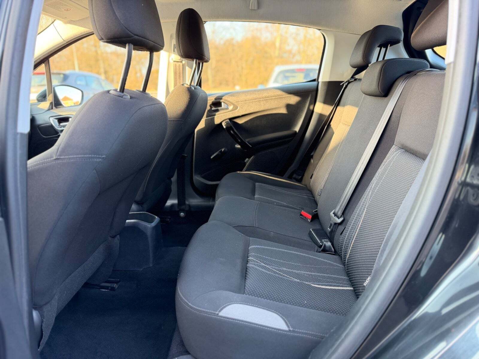 Grøn Peugeot 208 fra 2012