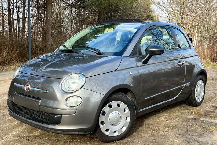 Grå Fiat 500C fra 2013 set udefra