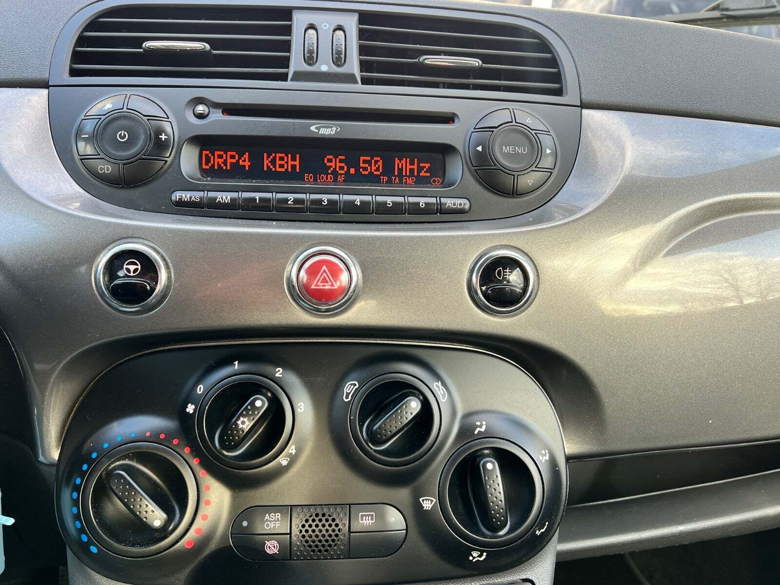 Grå Fiat 500C fra 2013