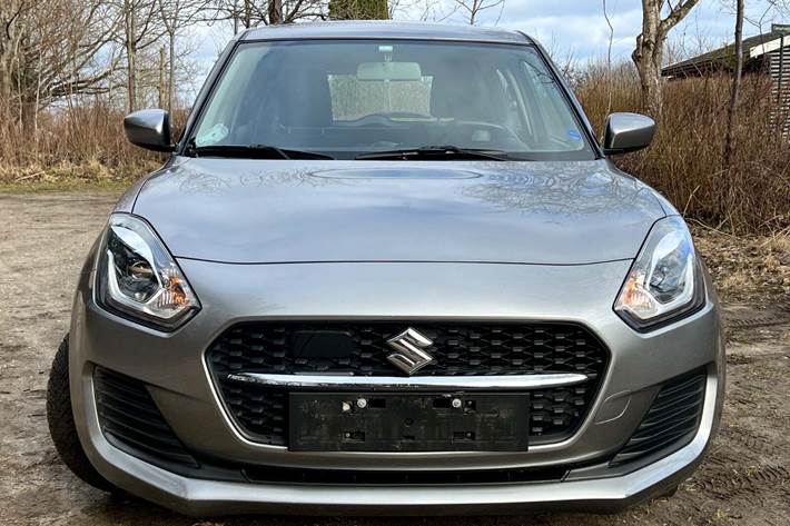 Sølv Suzuki Swift fra 2020