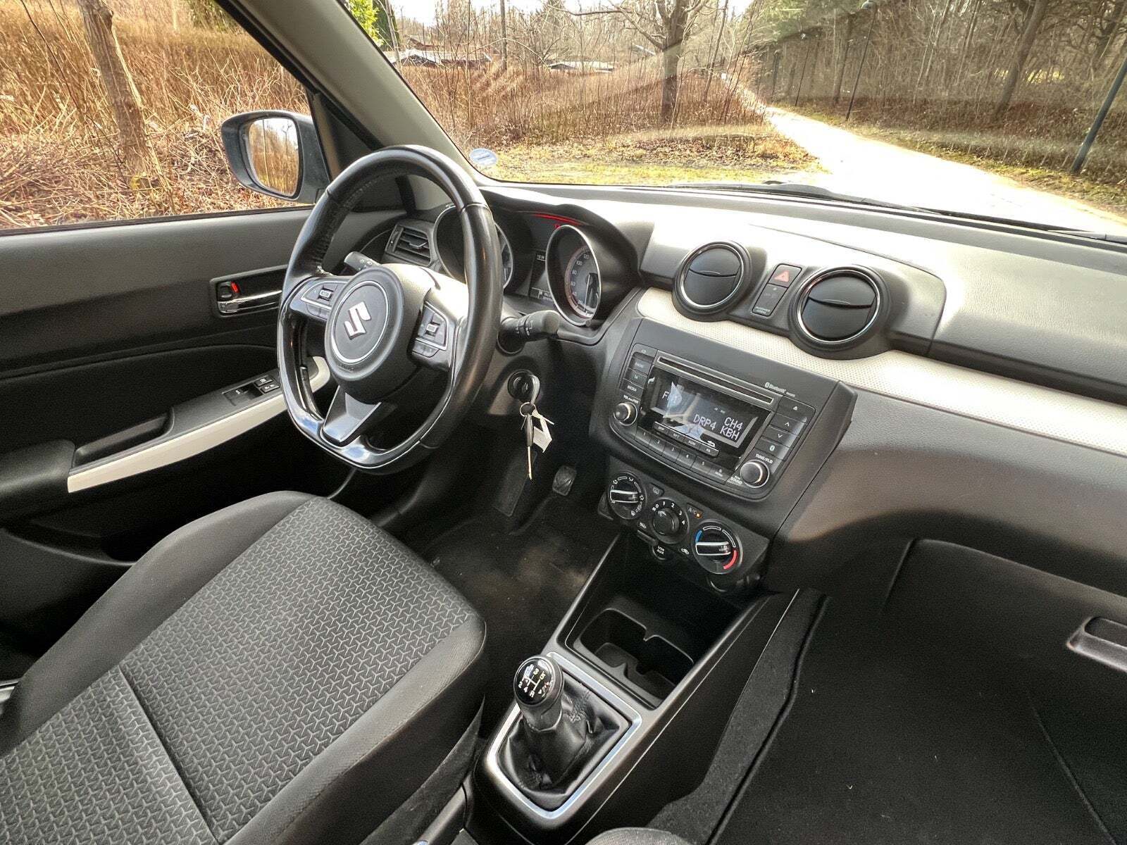 Sølv Suzuki Swift fra 2020