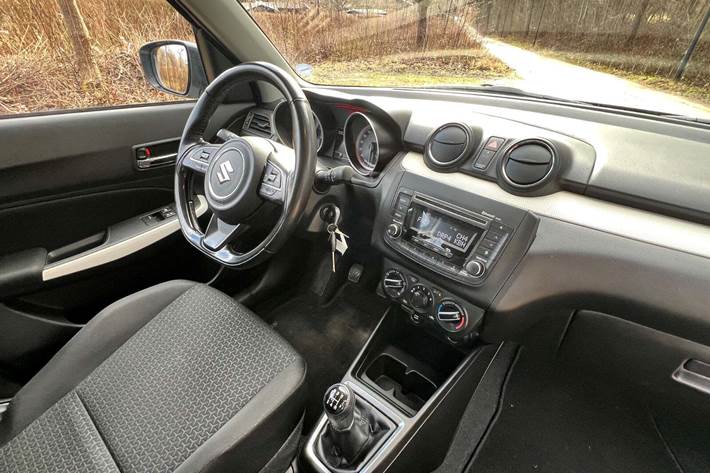 Sølv Suzuki Swift fra 2020