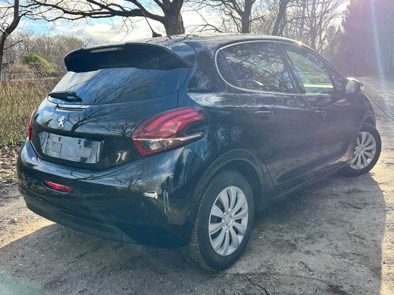 Peugeot 208 1,2 PureTech 82 Allure Sky