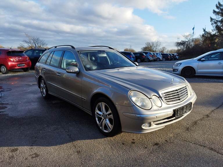 Mercedes E320 3,2 Avantgarde stc. aut.