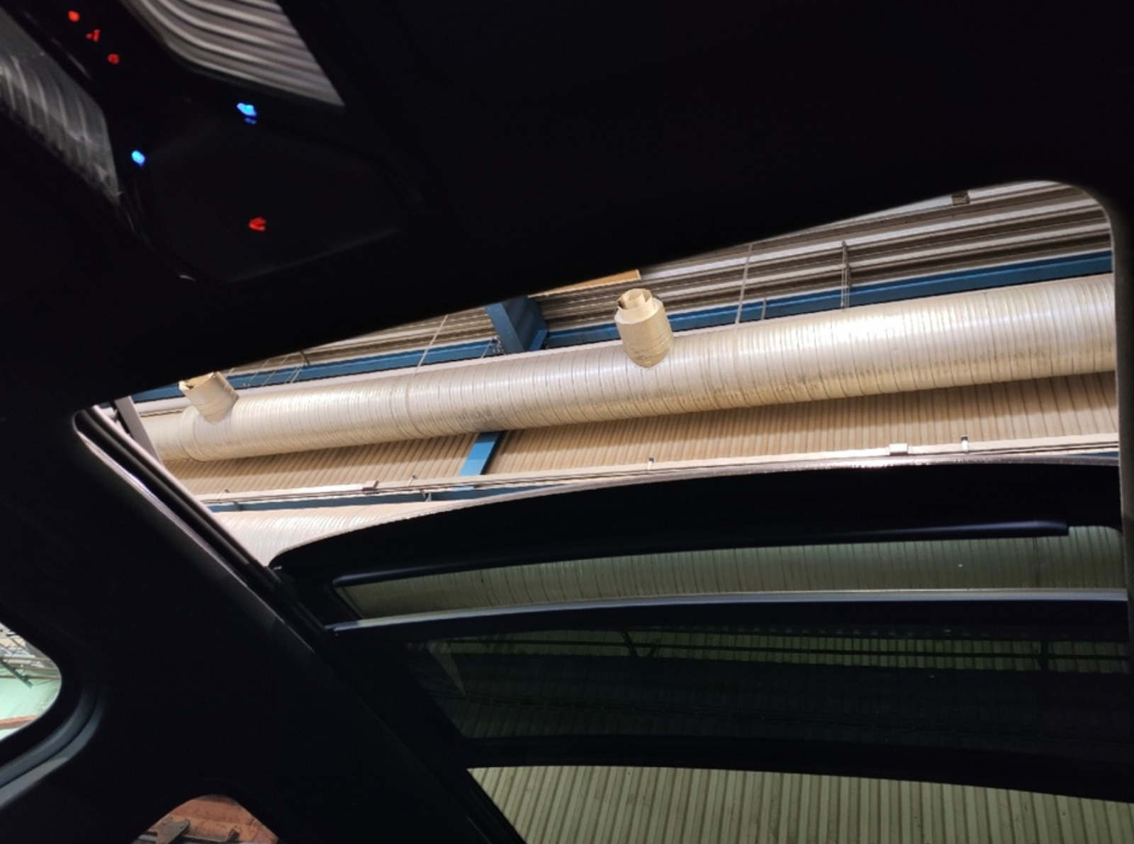 Grå BMW iX3 fra 2023