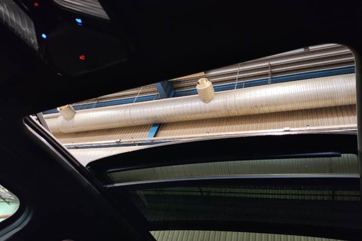 Grå BMW iX3 fra 2023