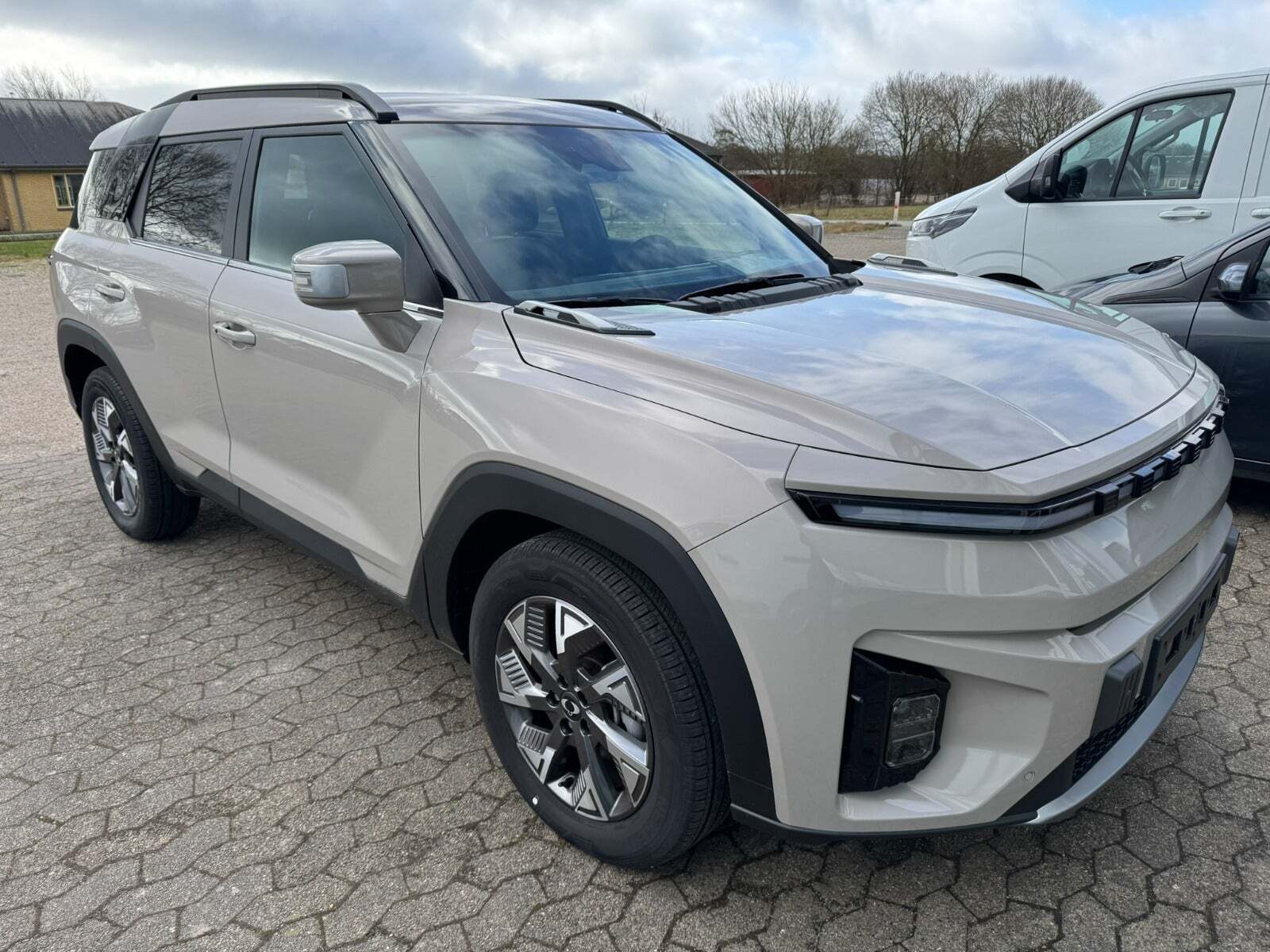 KGM Torres EVX 73 Standard