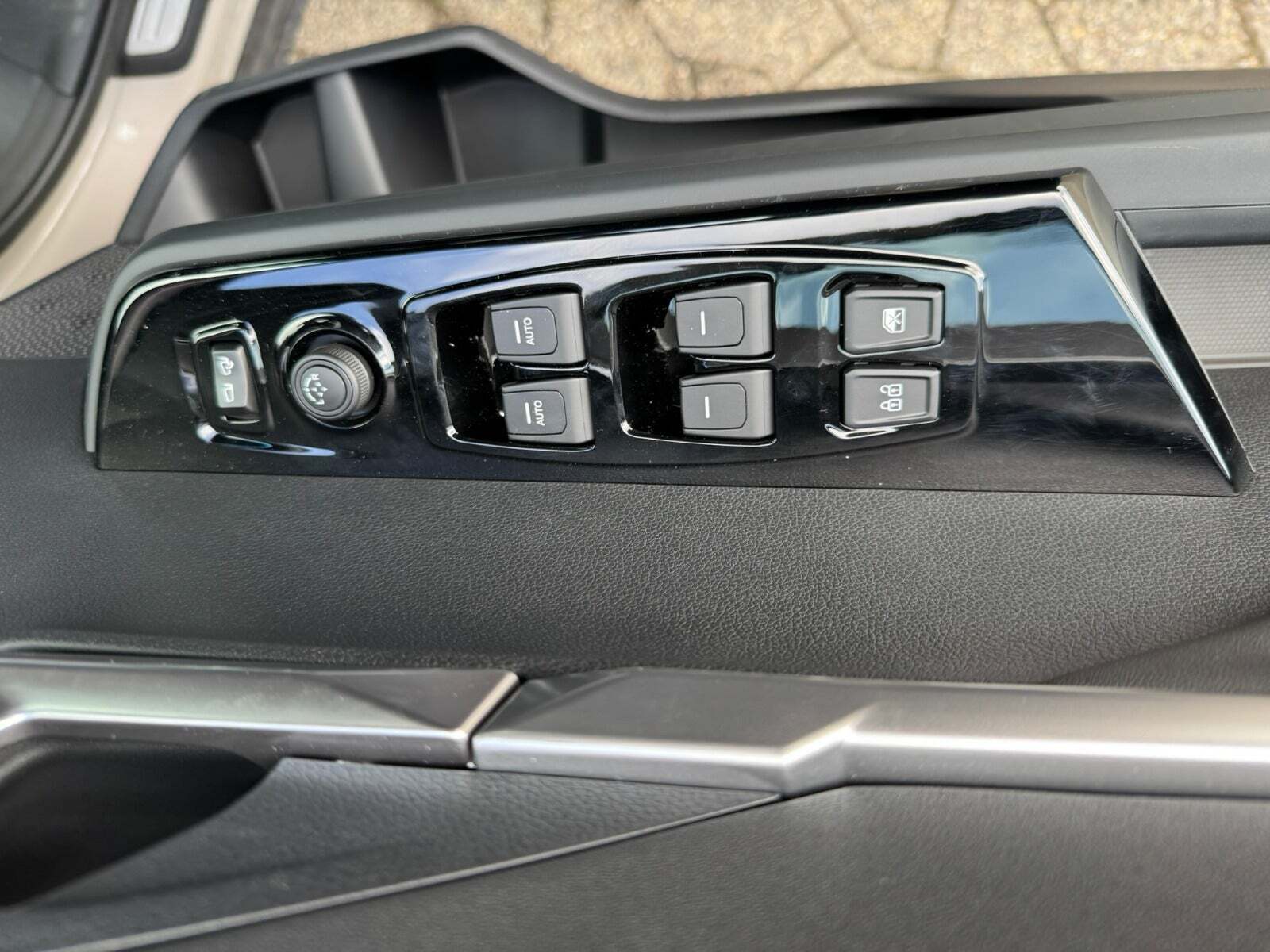 KGM Torres EVX 73 Standard