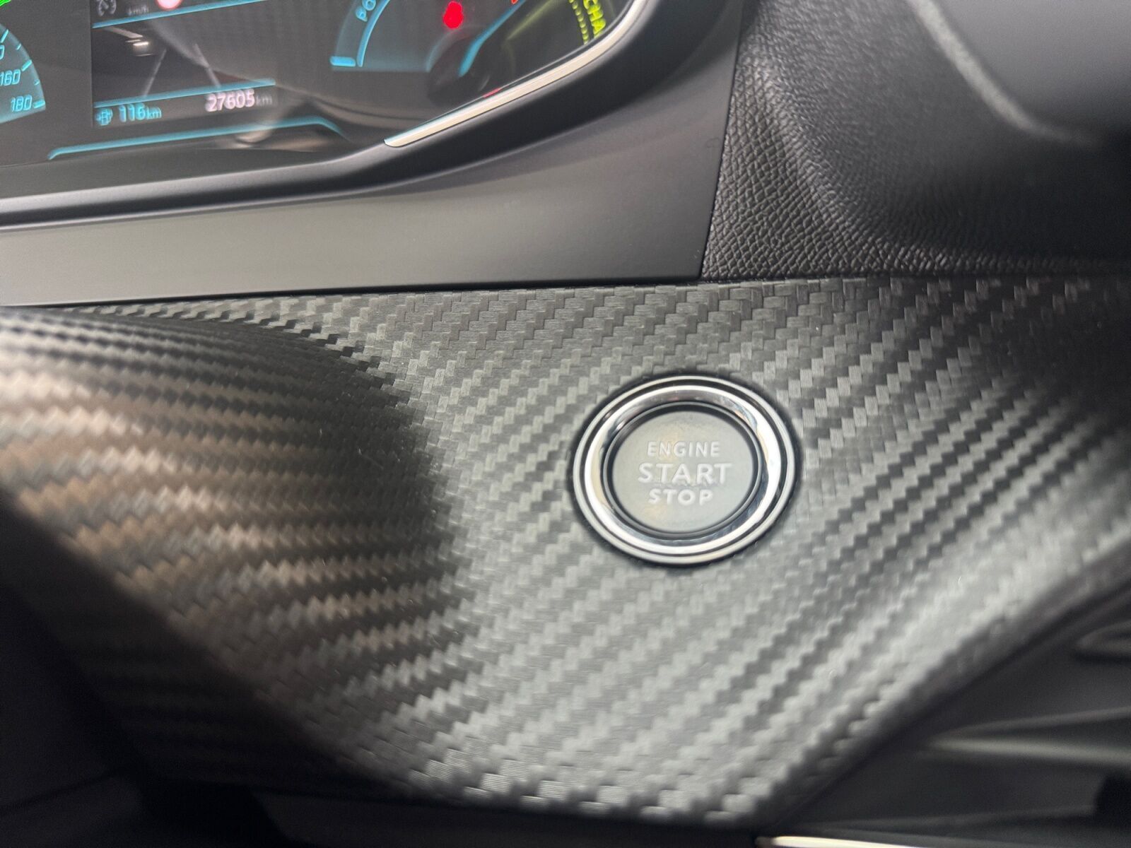 Hvid Peugeot e-208 fra 2022