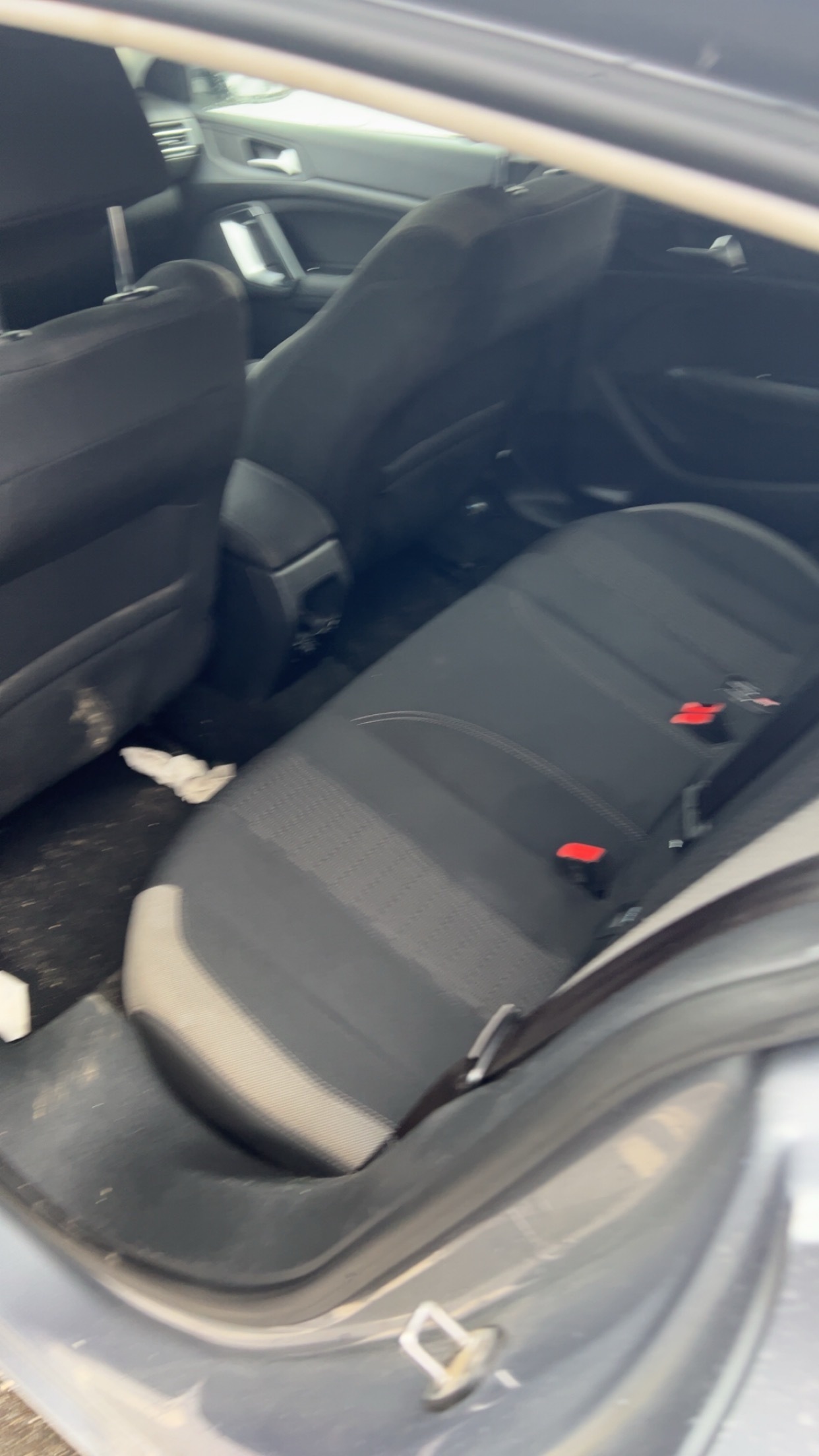 Grå Peugeot 308 fra 2015