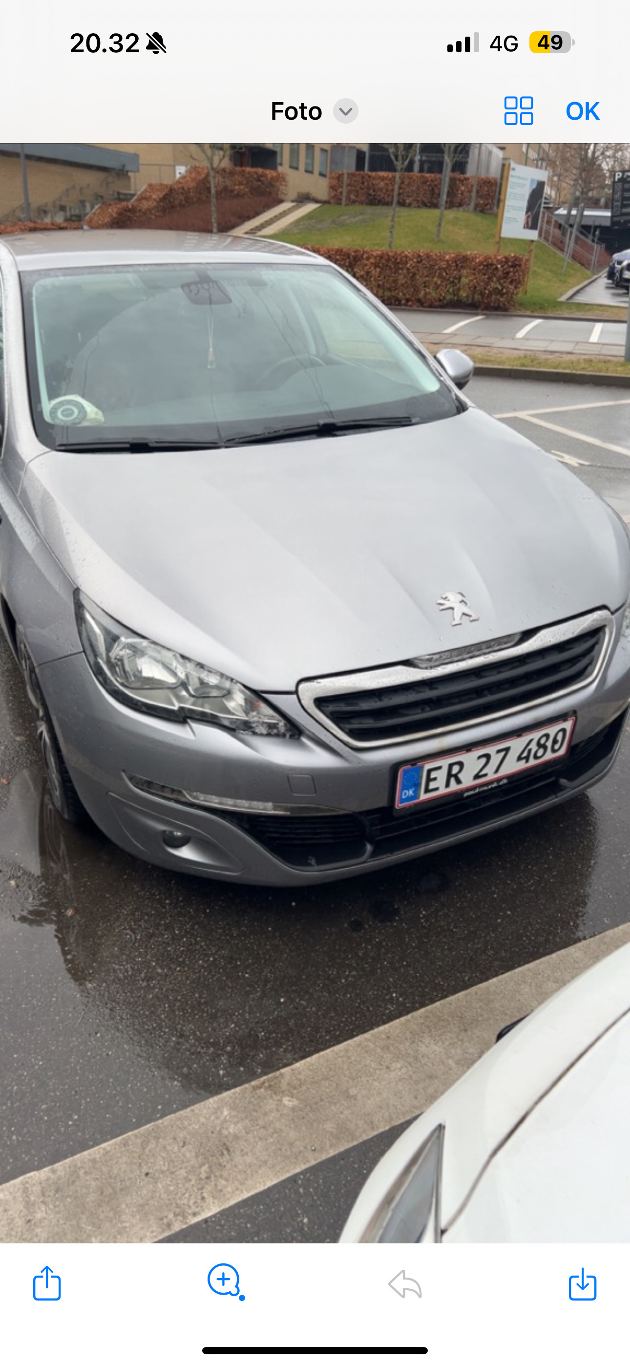 Grå Peugeot 308 fra 2015