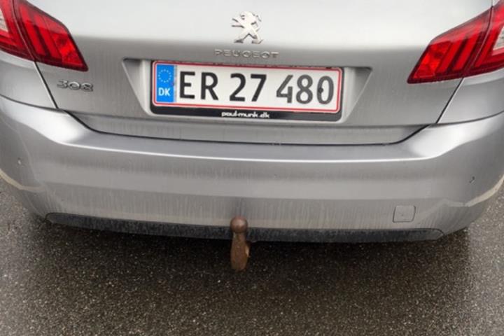 Grå Peugeot 308 fra 2015