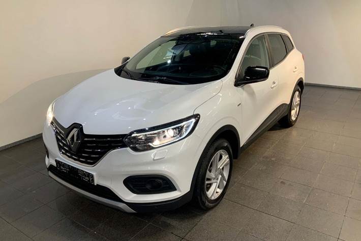 Hvid Renault Kadjar fra 2020 set udefra