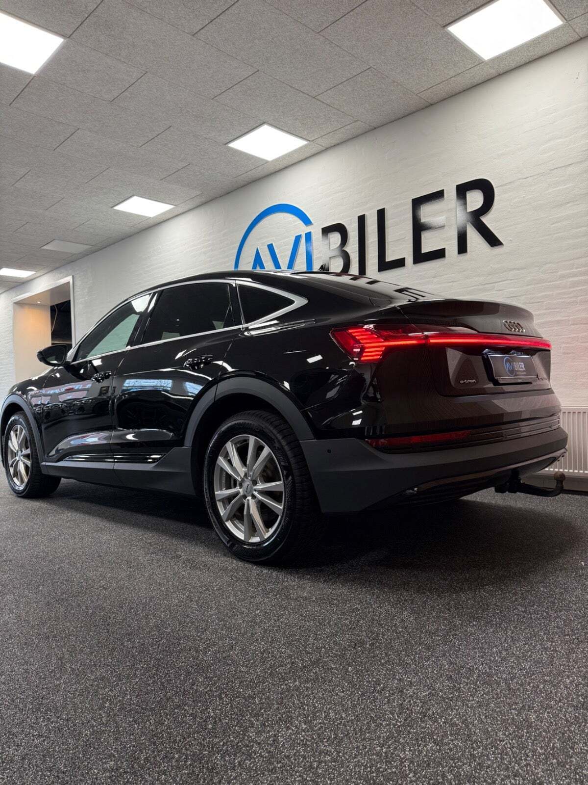 Sort Audi e-tron fra 2021