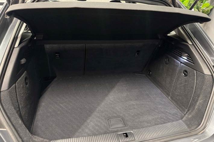 Grå Audi A3 fra 2020